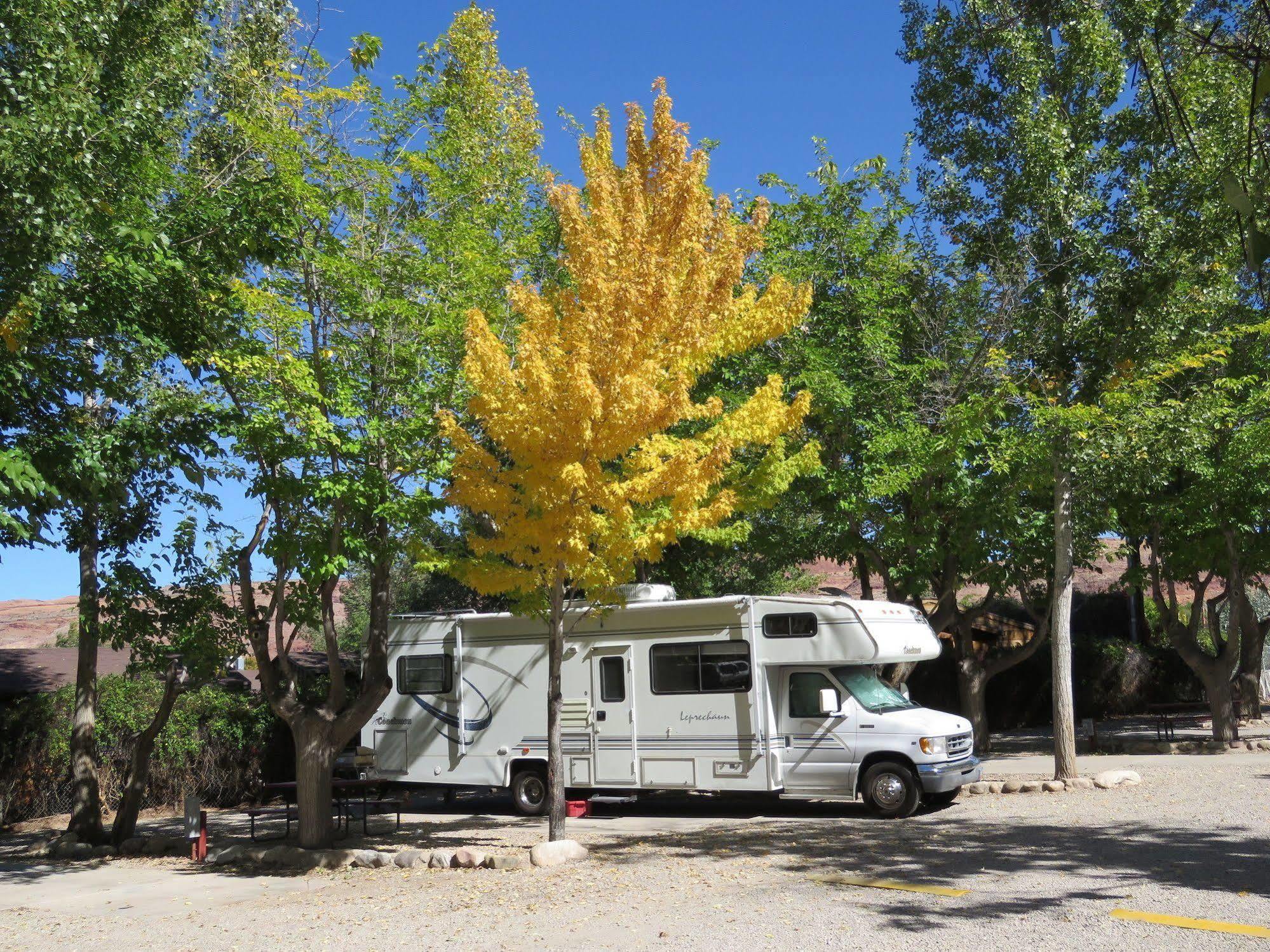 Sun Outdoors Moab Downtown Hotel Exterior foto