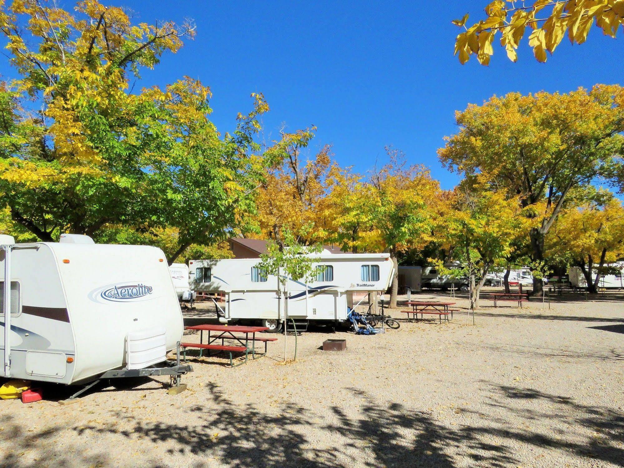 Sun Outdoors Moab Downtown Hotel Exterior foto